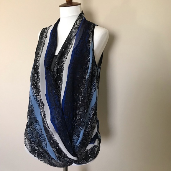 Kenneth Cole snakeskin lightweight blouse - Picture 3 of 5